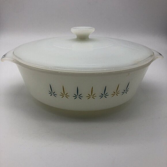 FIRE KING 1 Quart Candle Glow Milk Glass Casserole Dish with Lid Anchor Hocking - Picture 3 of 7